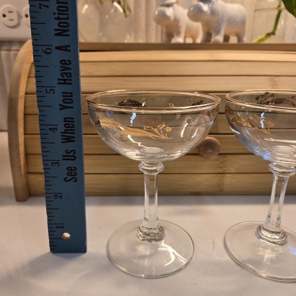 2 Gold Leaf Stemware - Picture 4 of 15
